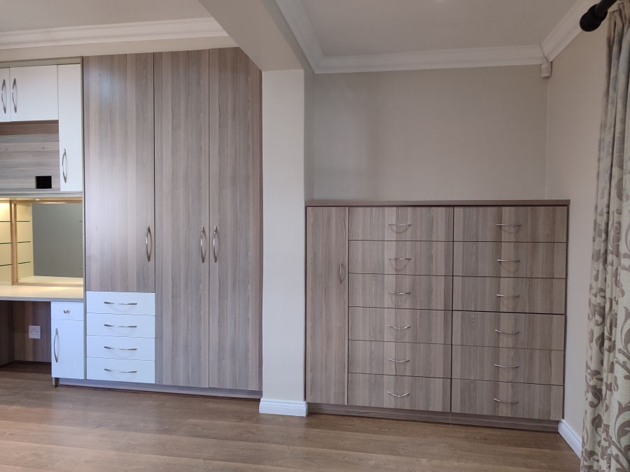 5 Bedroom Property for Sale in Stilfontein North West